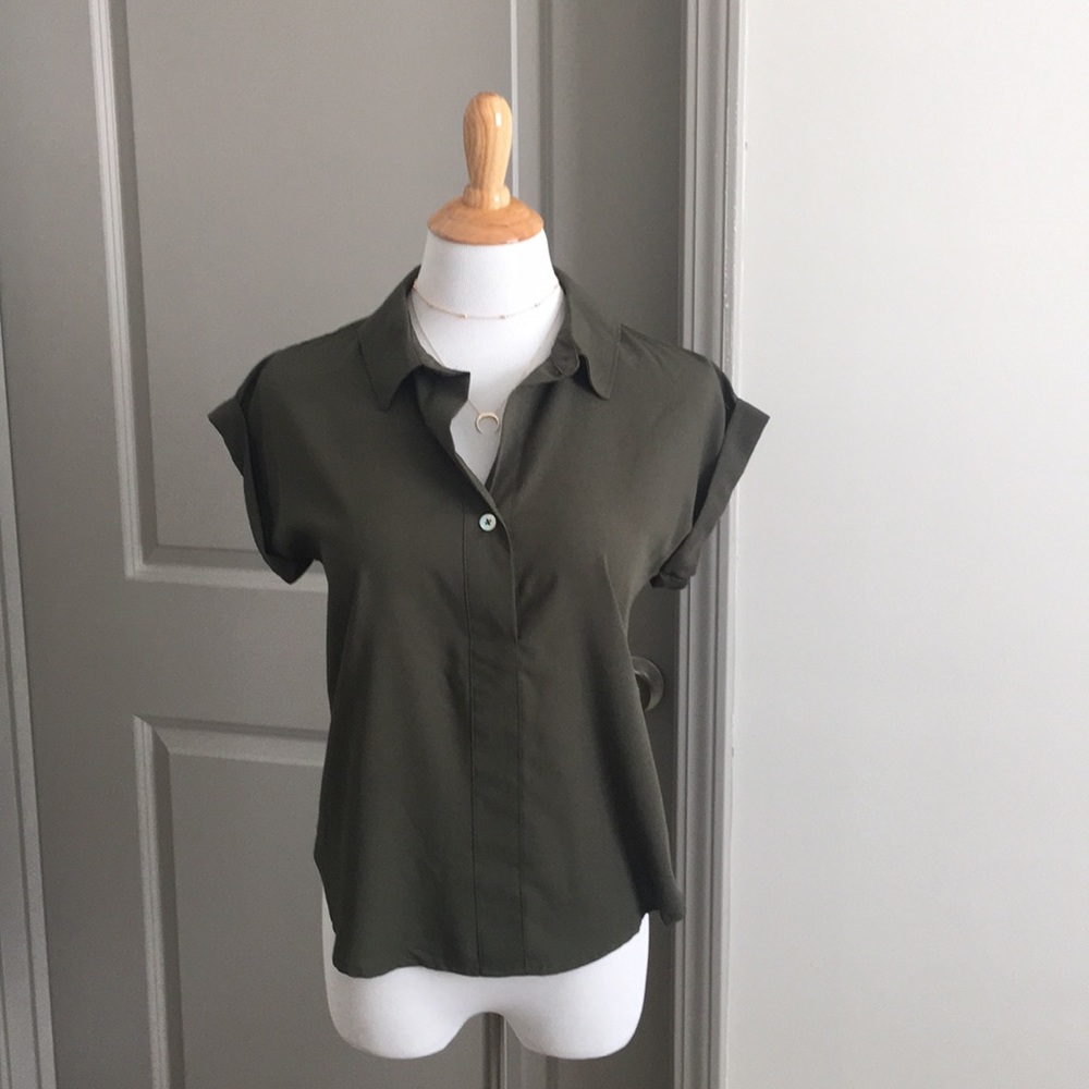 Short sleeve top